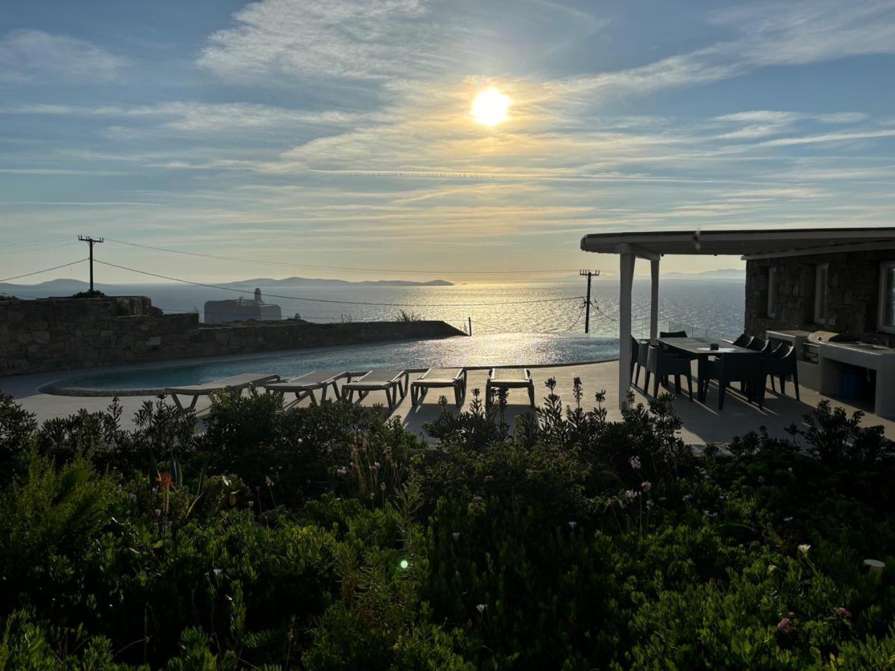 White Rock & Houlakia (Mykonos)