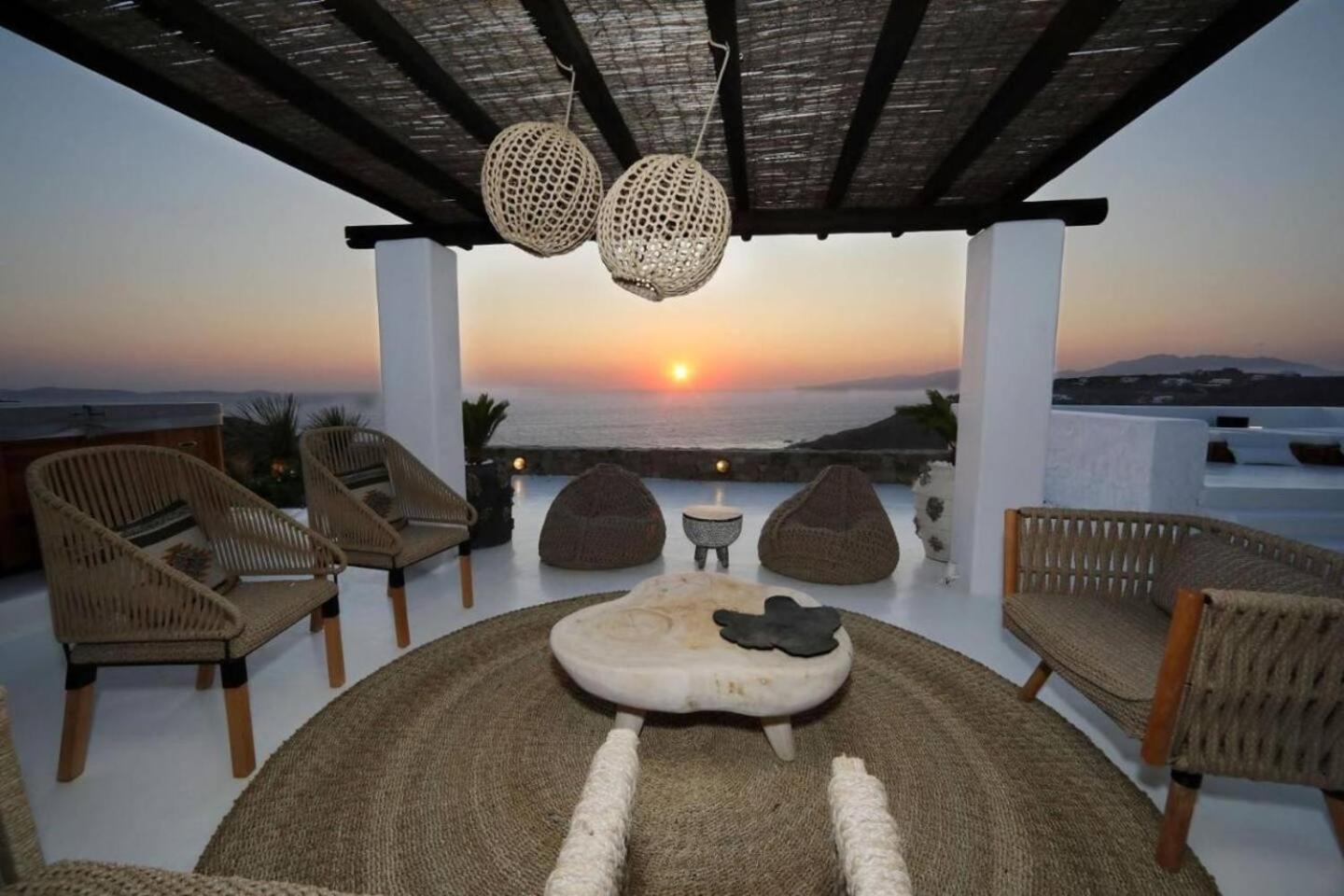 White Rock & Houlakia (Mykonos)