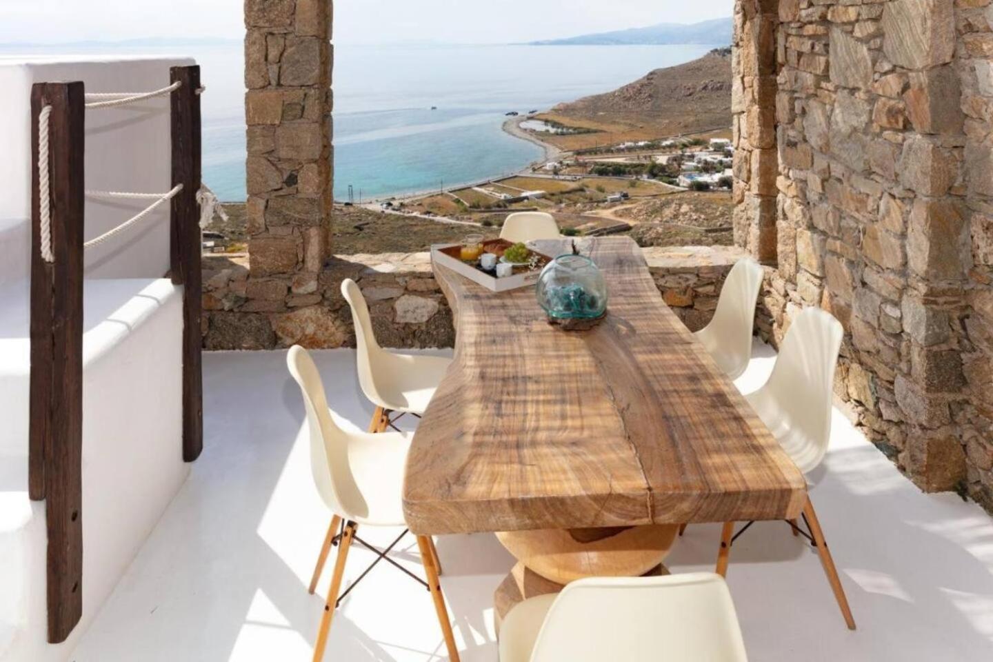 White Rock & * Houlakia (Mykonos)