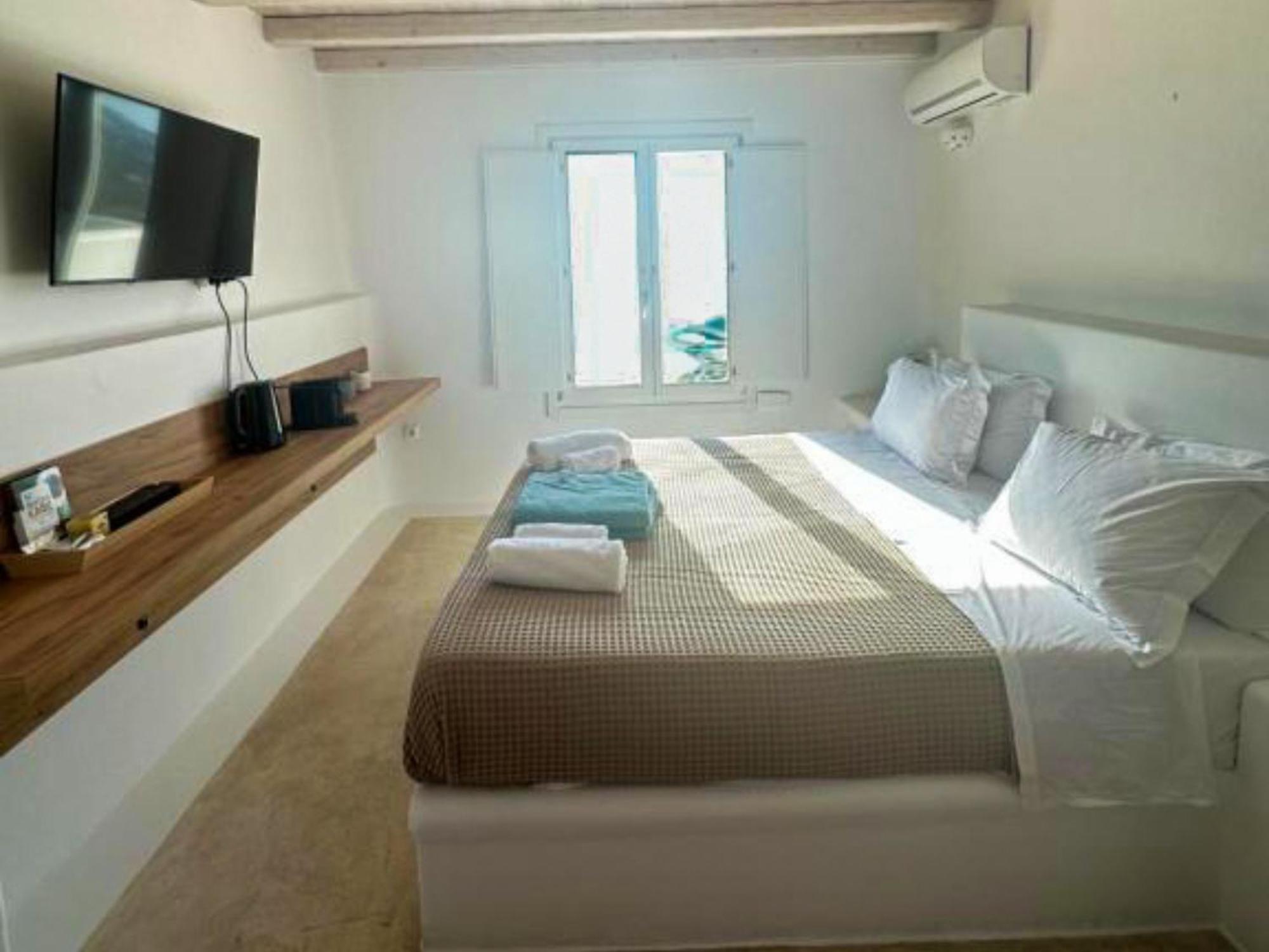 Hotel White Rock & Houlakia (Mykonos)
