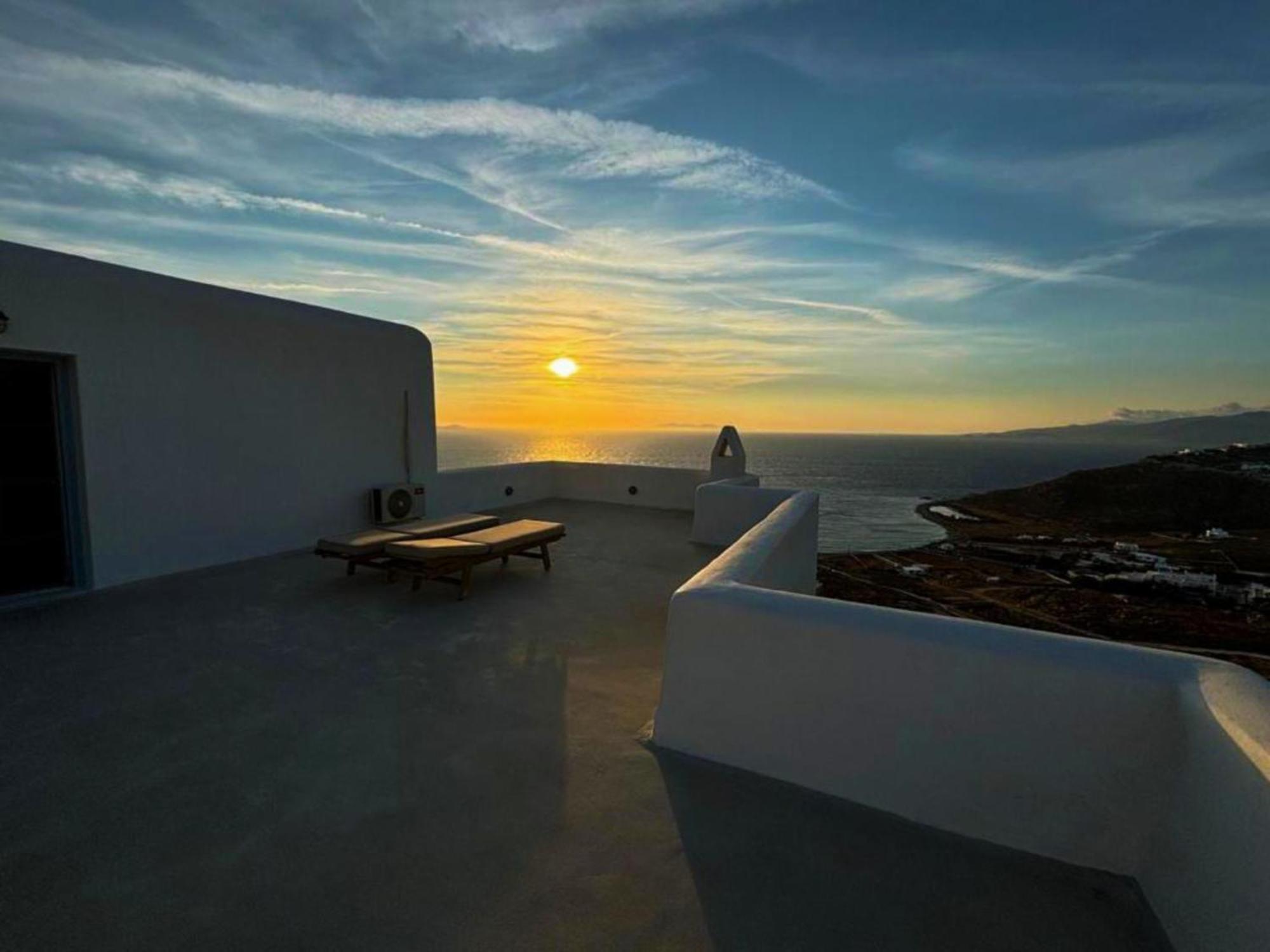 White Rock & Houlakia (Mykonos)