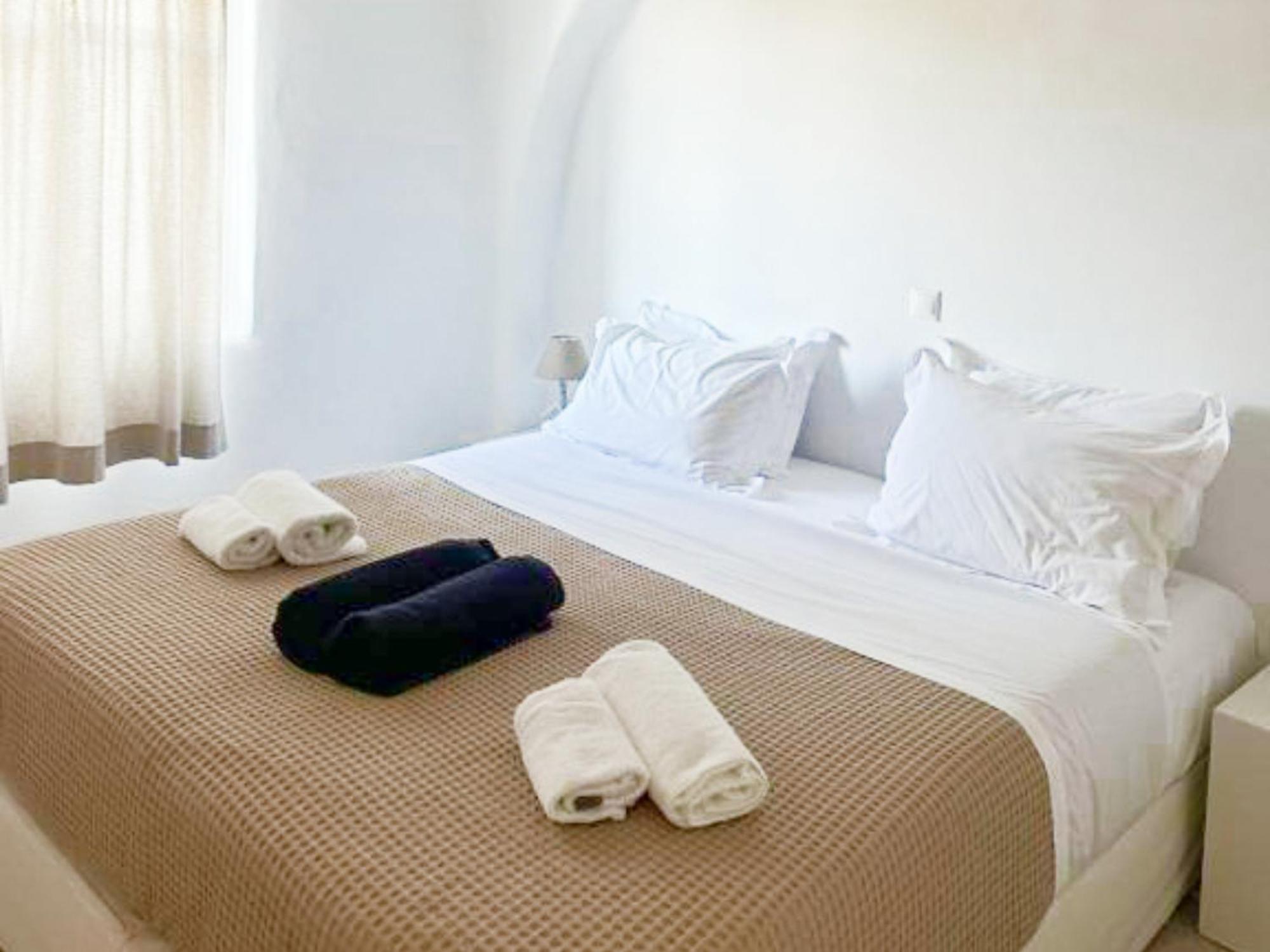 White Rock & * Houlakia (Mykonos)